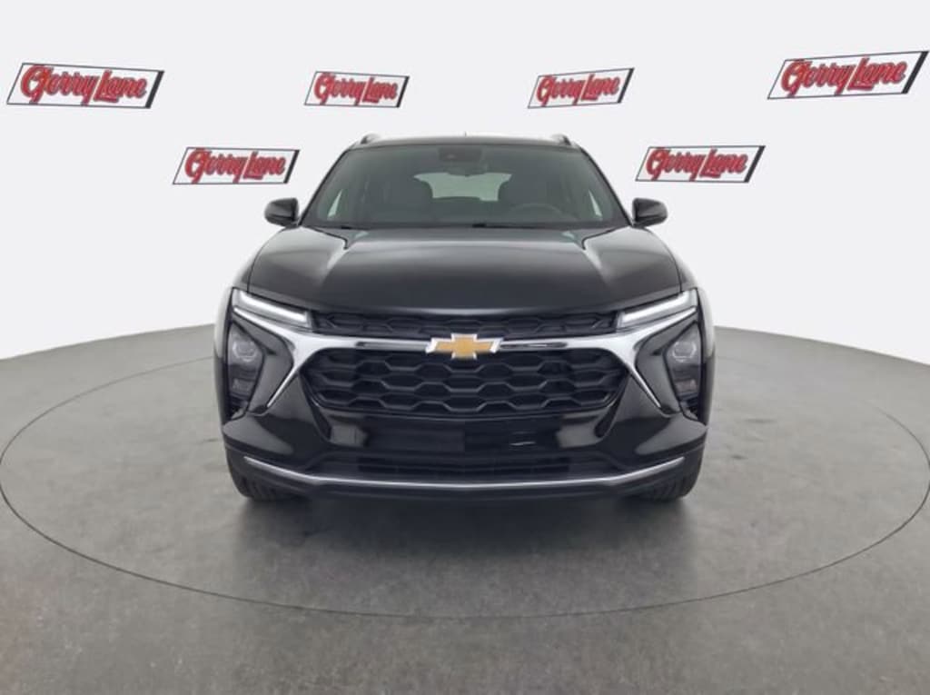 Used 2025 Chevrolet Trax LT SUV