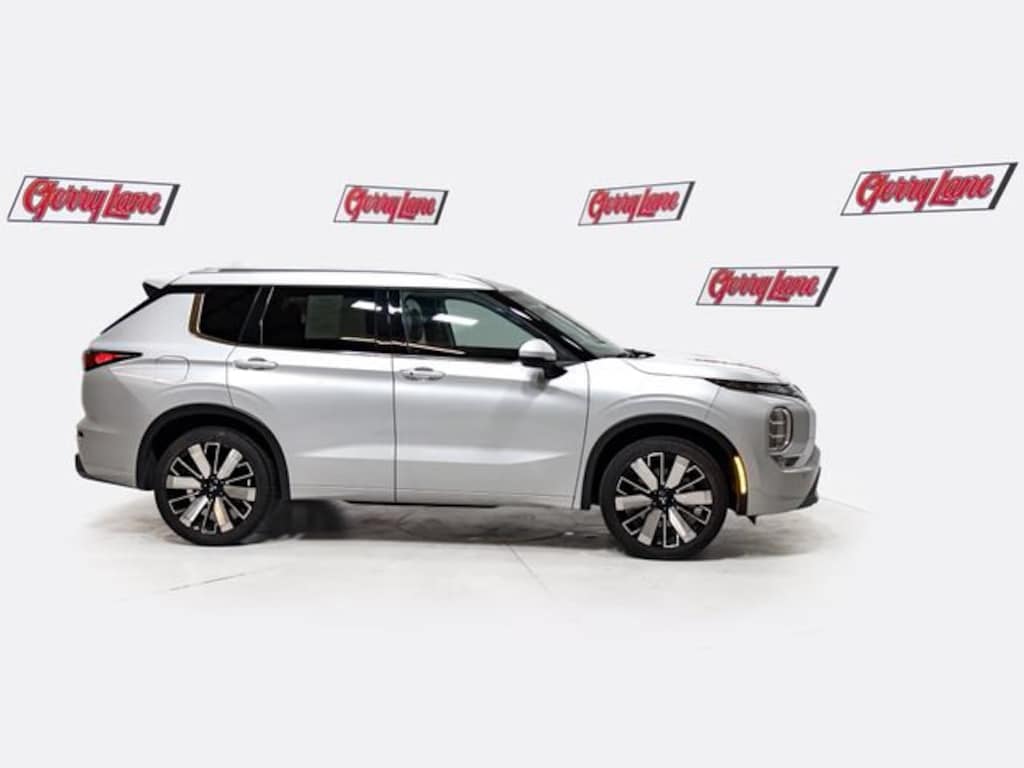 Used 2025 Mitsubishi Outlander SEL SUV
