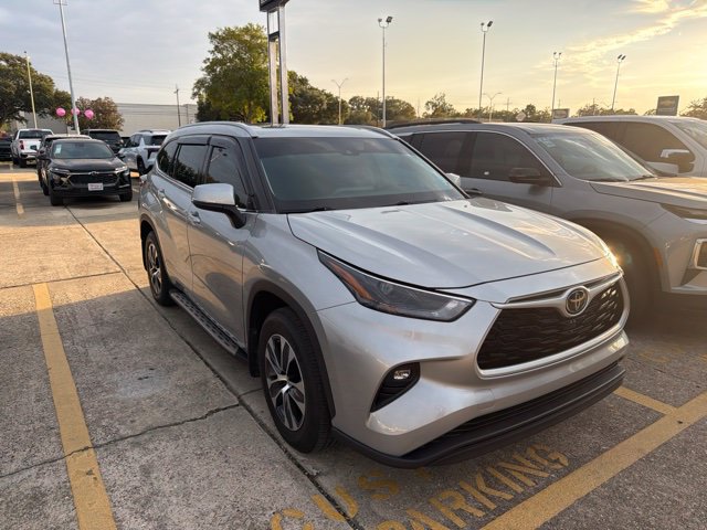 Used 2022 Toyota Highlander XLE SUV