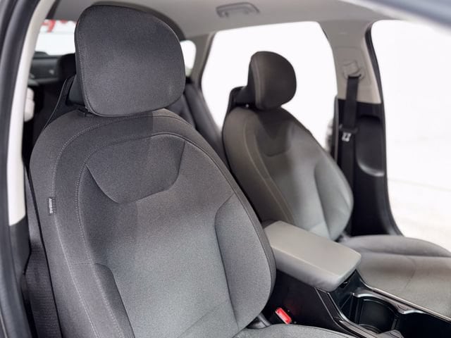 2025 Kia K4 LXS - Photo 13