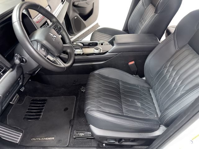 2025 Mitsubishi Outlander SEL - Photo 12