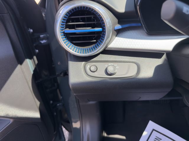 2025 Chevrolet Trax LT - Photo 10