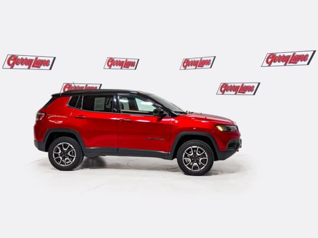 Used 2025 Jeep Compass Trailhawk 4x4 SUV