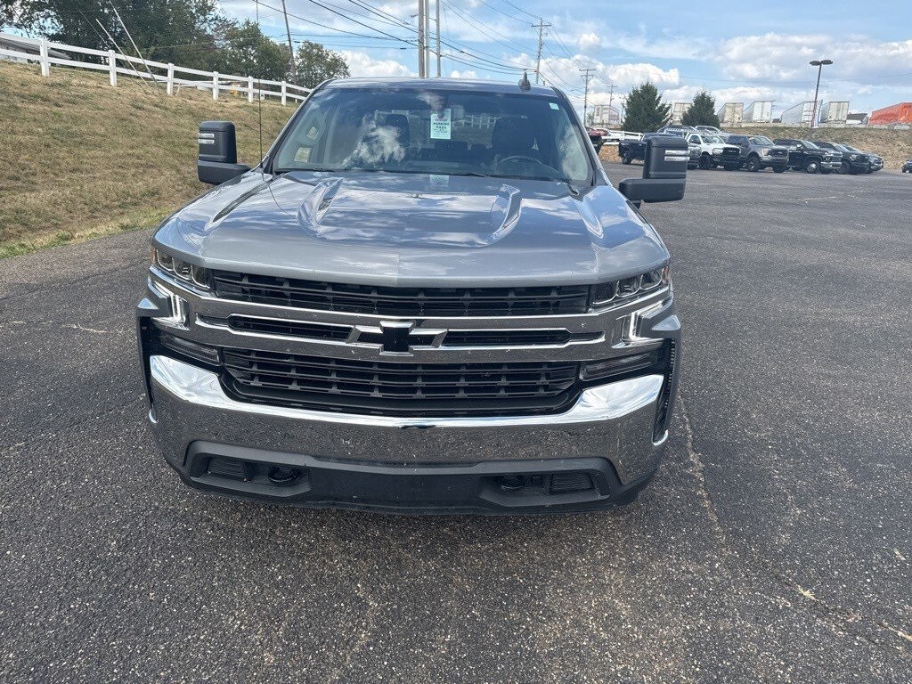 2021 Chevrolet Silverado 1500 LT photo 2