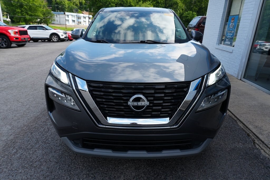 2023 Nissan Rogue SV photo 2
