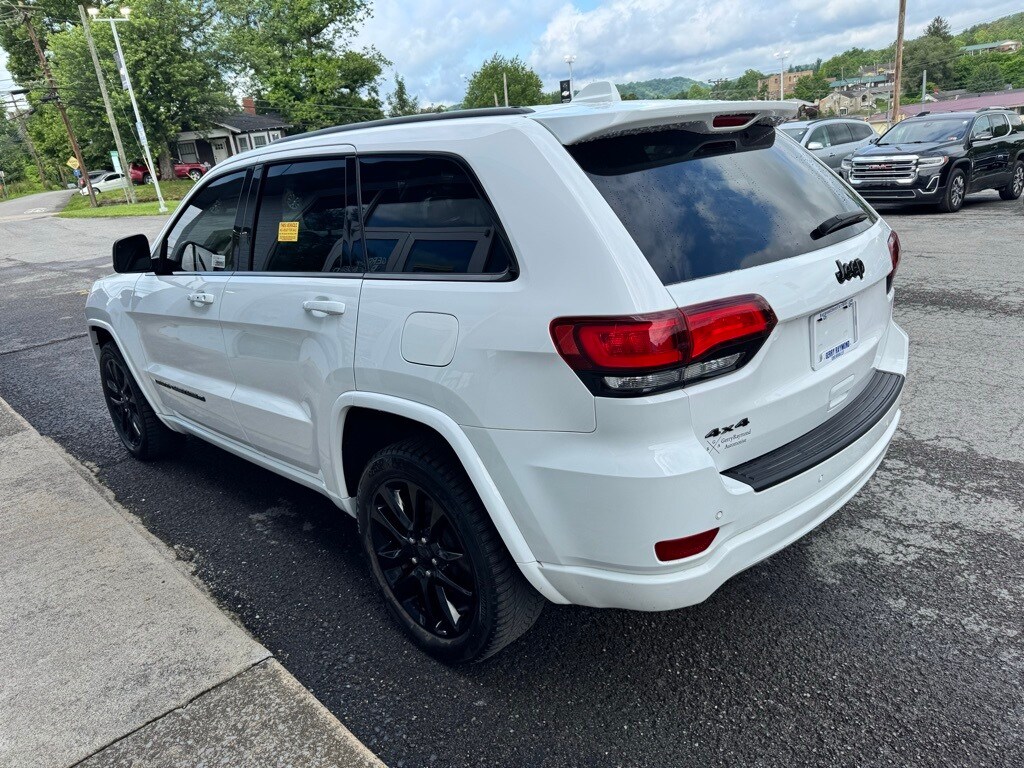 2022 Jeep Cherokee Laredo X photo 4