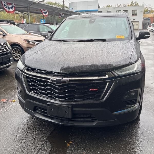 2023 Chevrolet Traverse RS photo 2