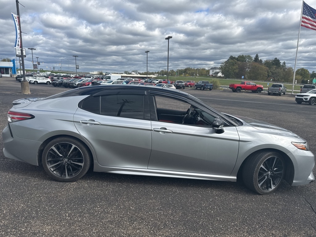 2019 Toyota Camry XSE photo 4