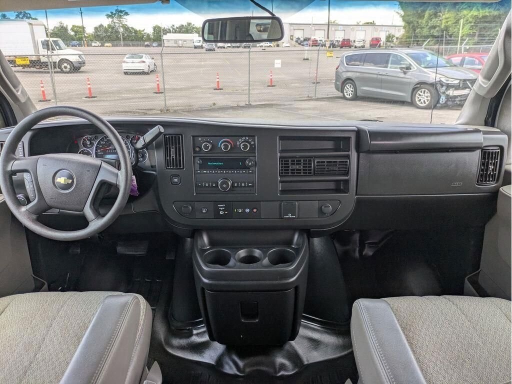 2022 Chevrolet Express 3500 LS Passenger Van photo 3
