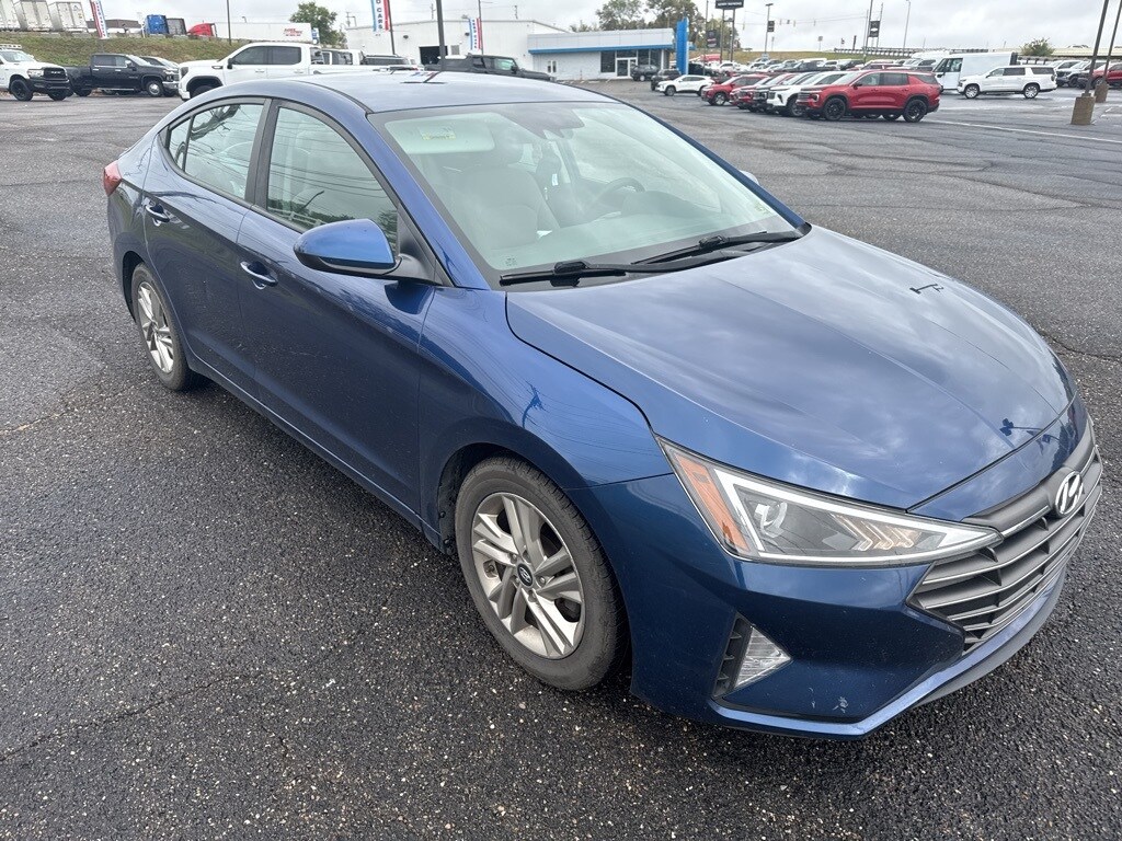 2020 Hyundai Elantra SEL photo 3