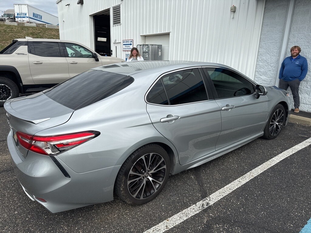 2018 Toyota Camry LE photo 4