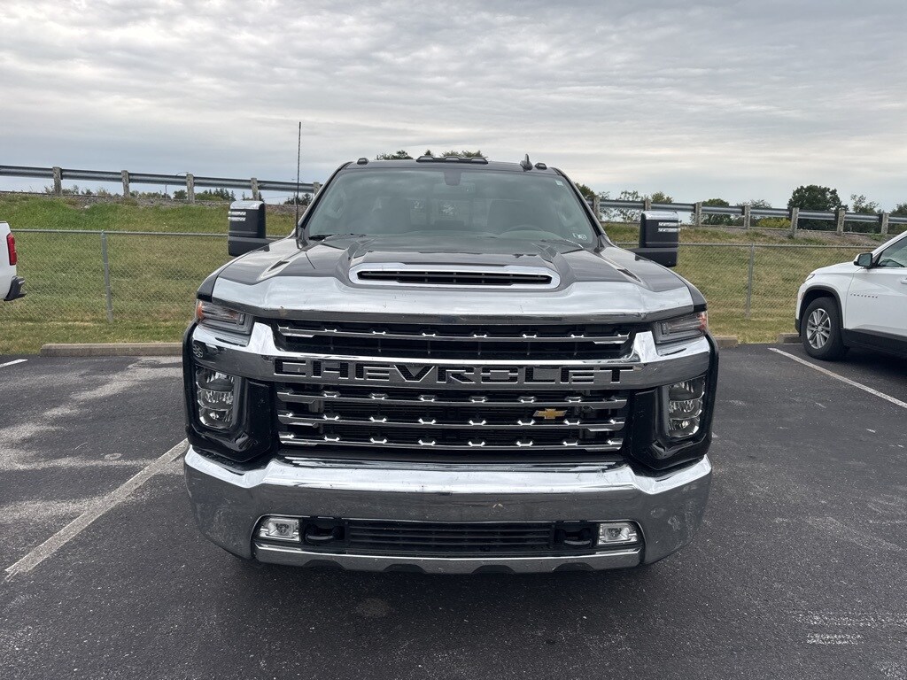 2022 Chevrolet Silverado 3500HD LTZ photo 2