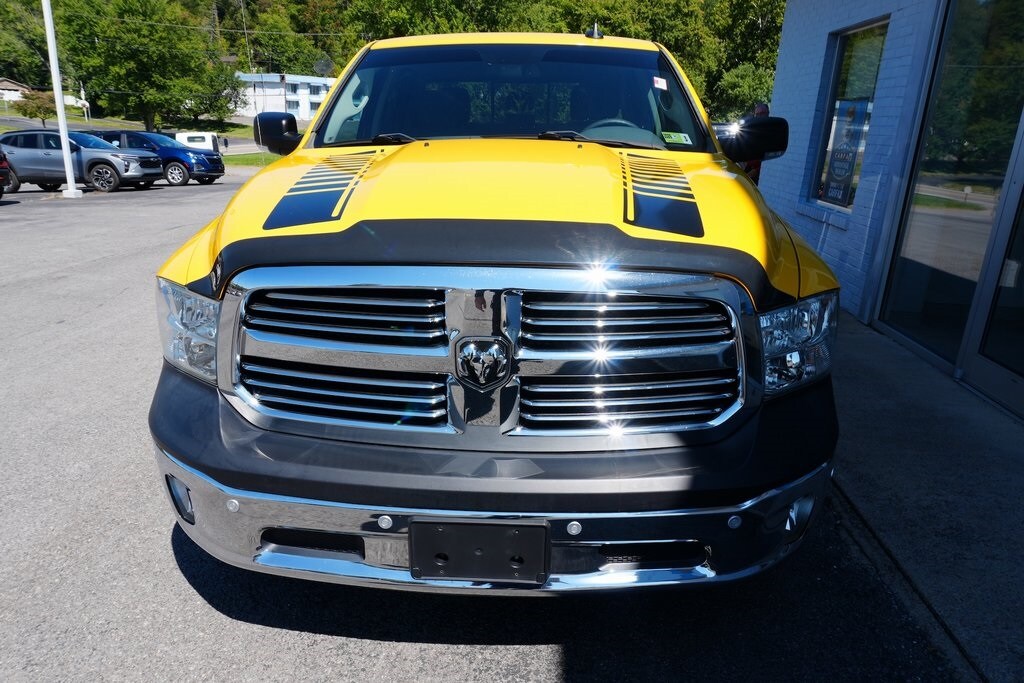 2016 Ram 1500 SLT photo 2