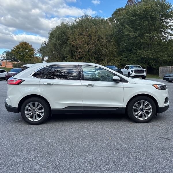 2020 Ford Edge Titanium photo 4