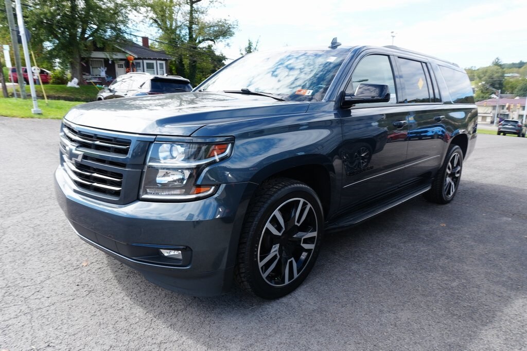2020 Chevrolet Suburban Premier photo 2