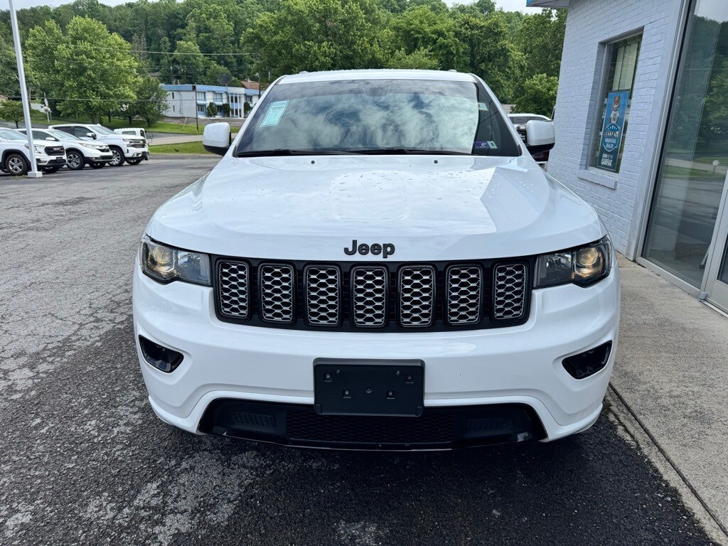 2022 Jeep Cherokee Laredo X photo 2