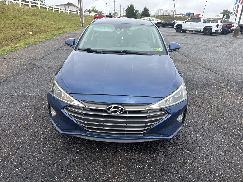 2020 Hyundai Elantra SEL photo 2