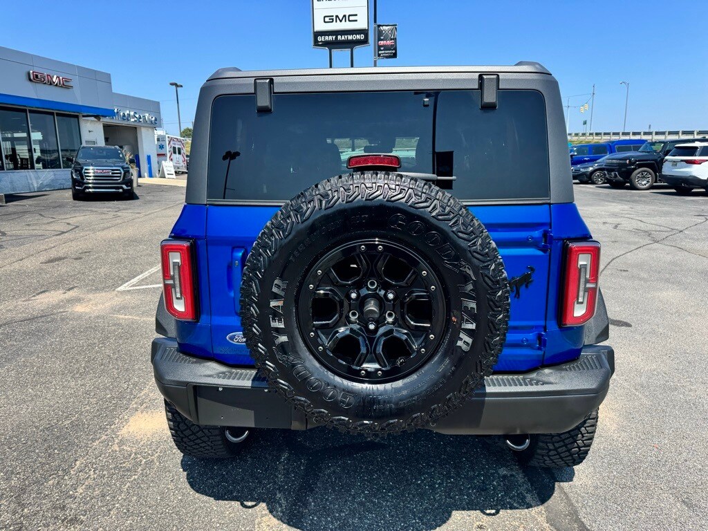 2021 Ford Bronco First Edition photo 3