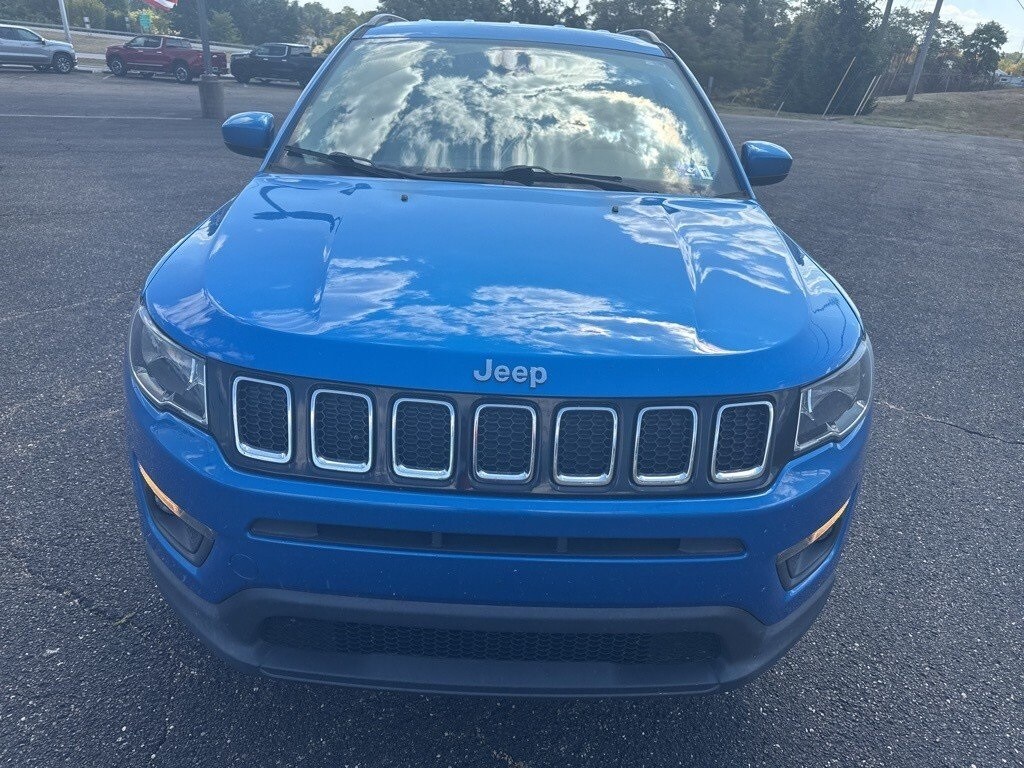2019 Jeep Compass Latitude photo 2