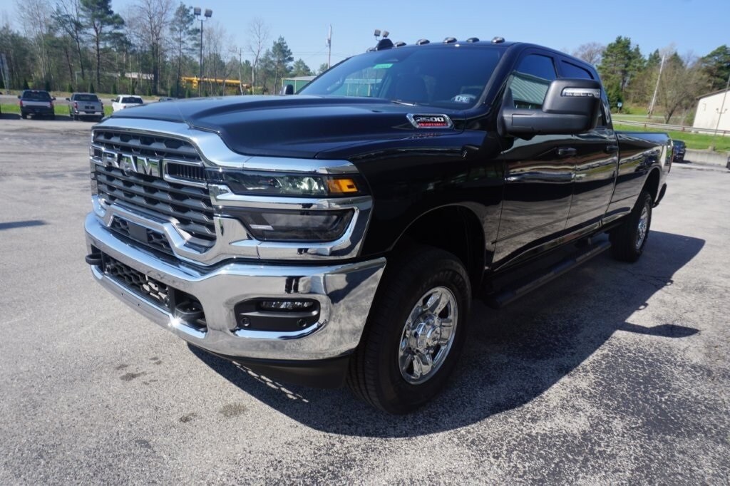 2025 Ram 2500 Tradesman photo 3