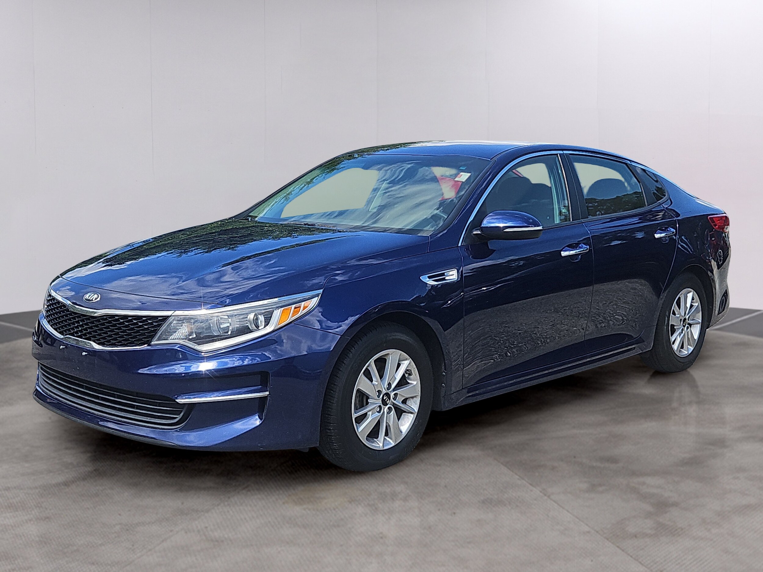 2017 Kia Optima LX - Photo 18