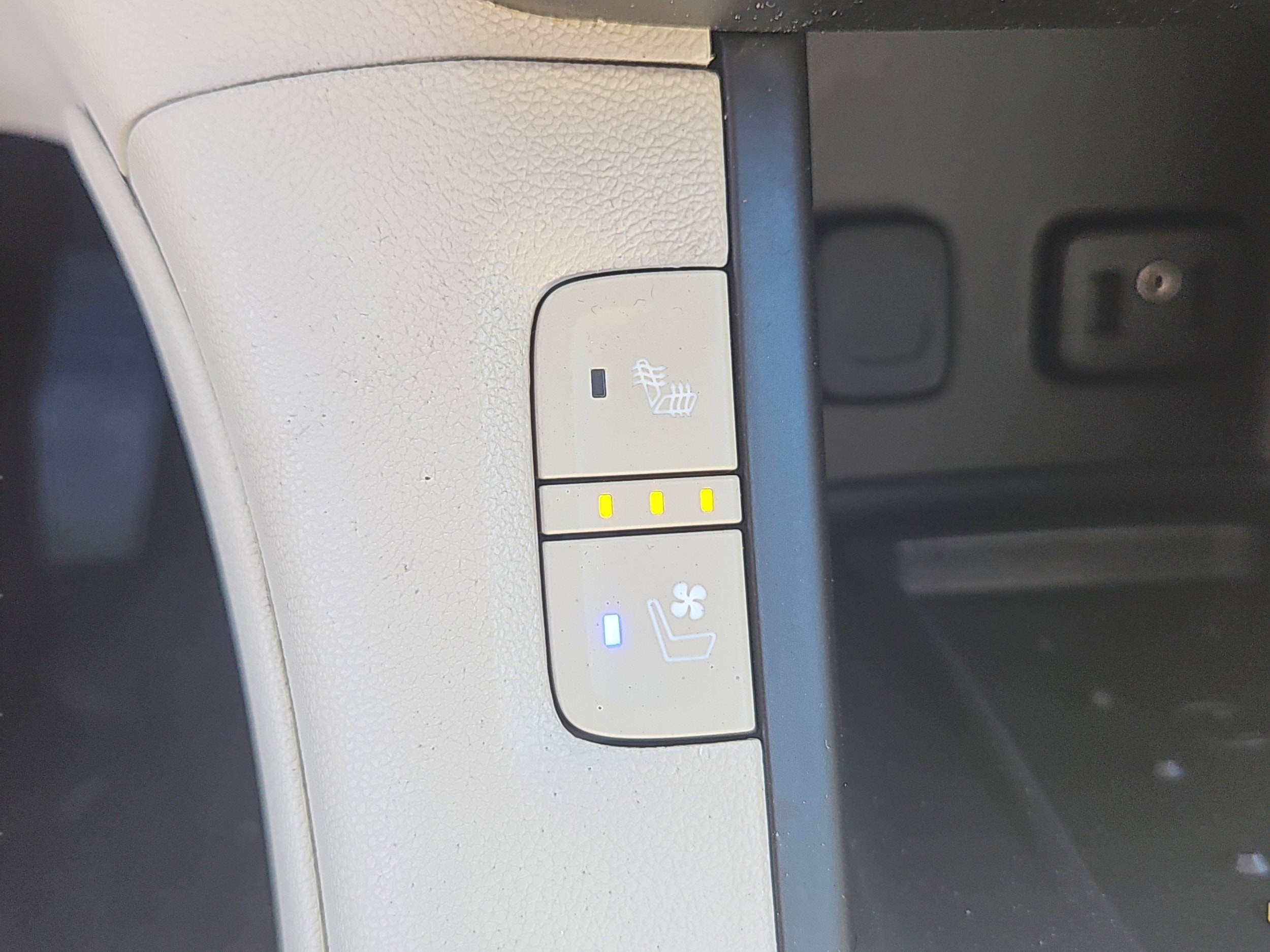 2019 GMC Acadia Denali - Photo 14