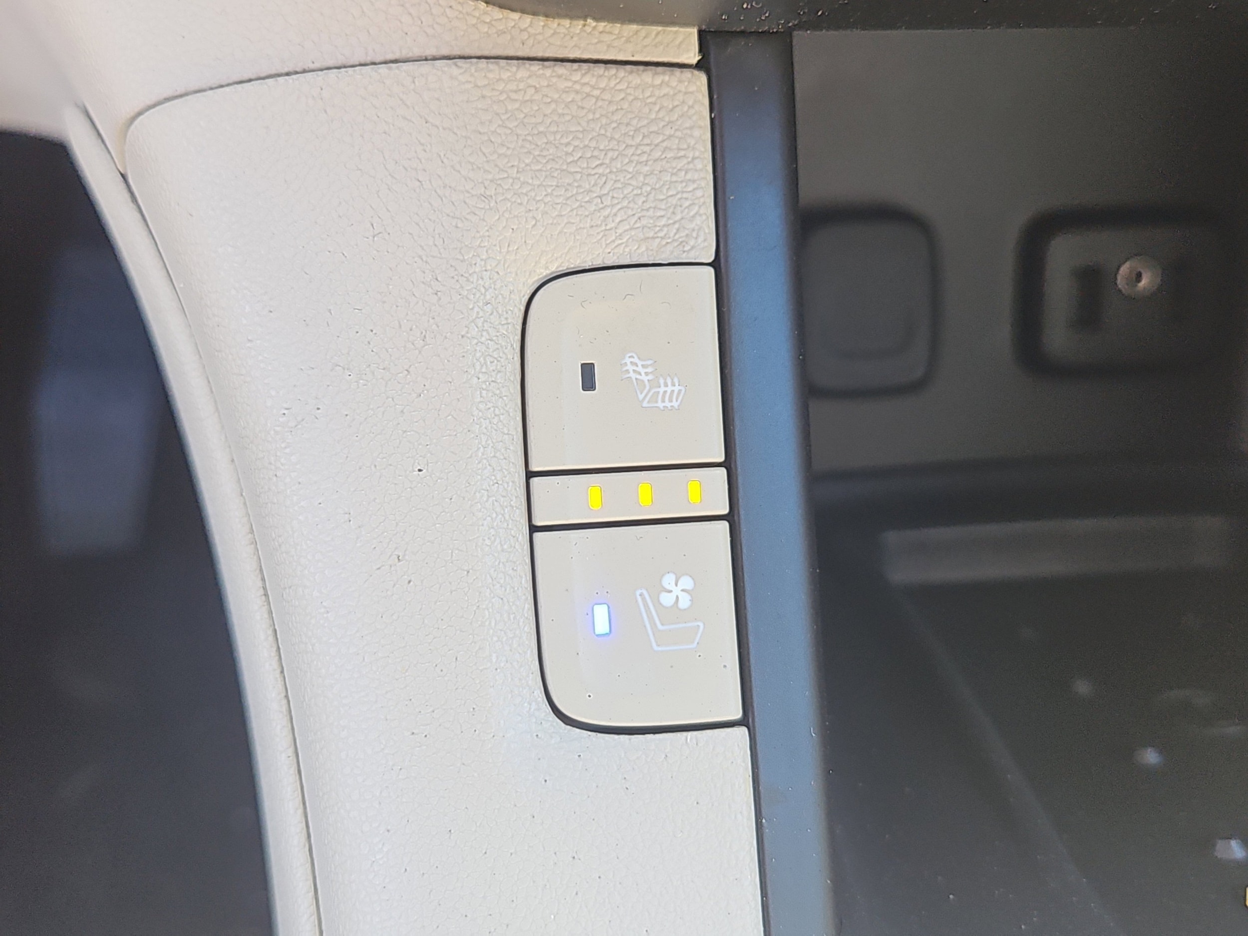 2019 GMC Acadia Denali - Photo 15