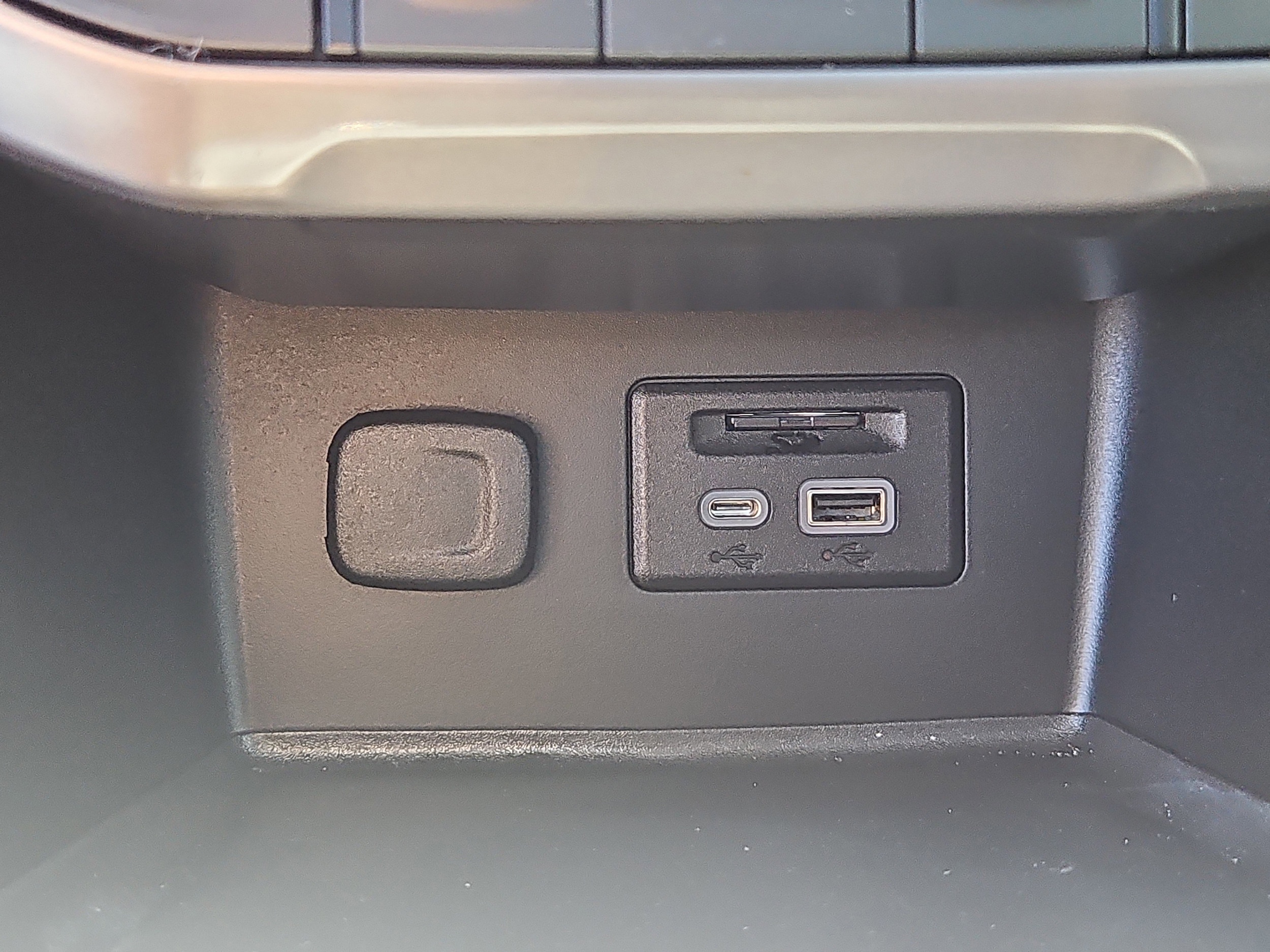 2022 GMC Acadia AT4 - Photo 12