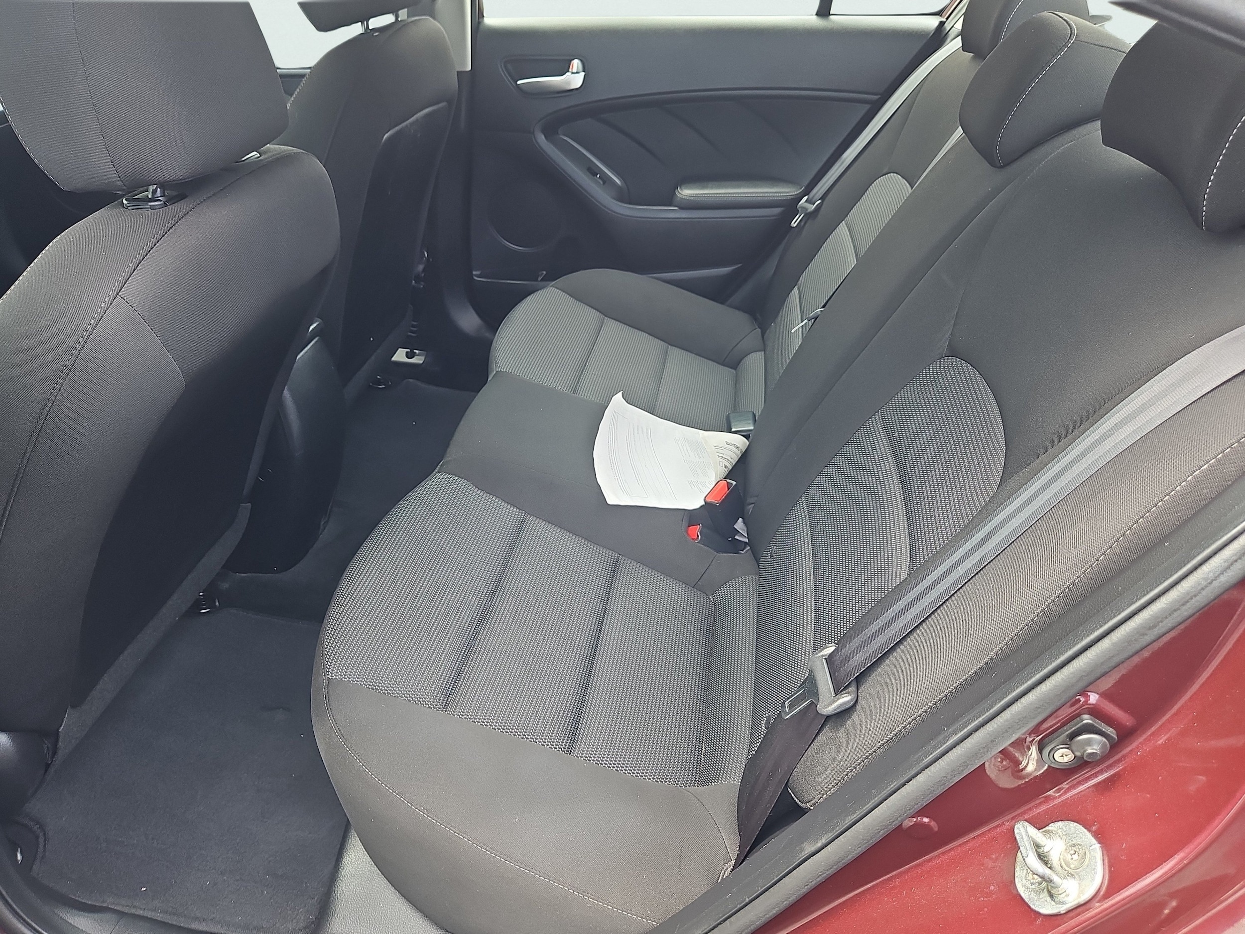 2017 Kia Forte LX - Photo 24