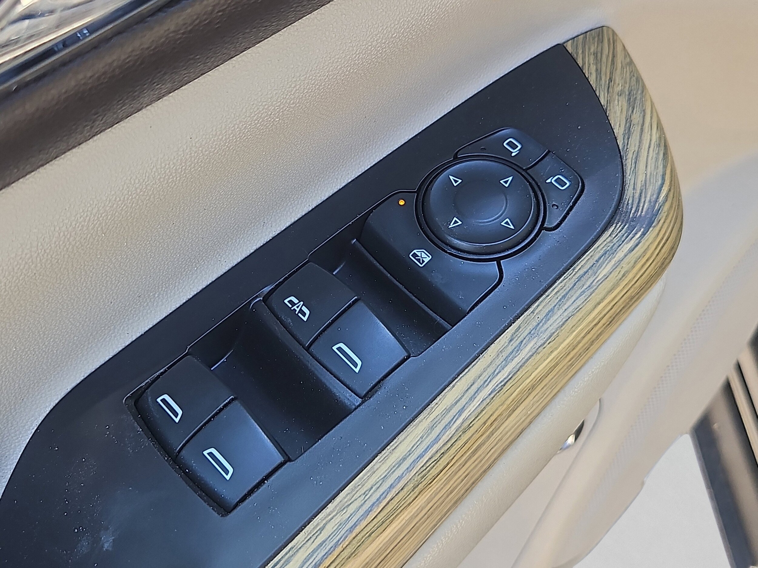 2019 GMC Acadia Denali - Photo 24