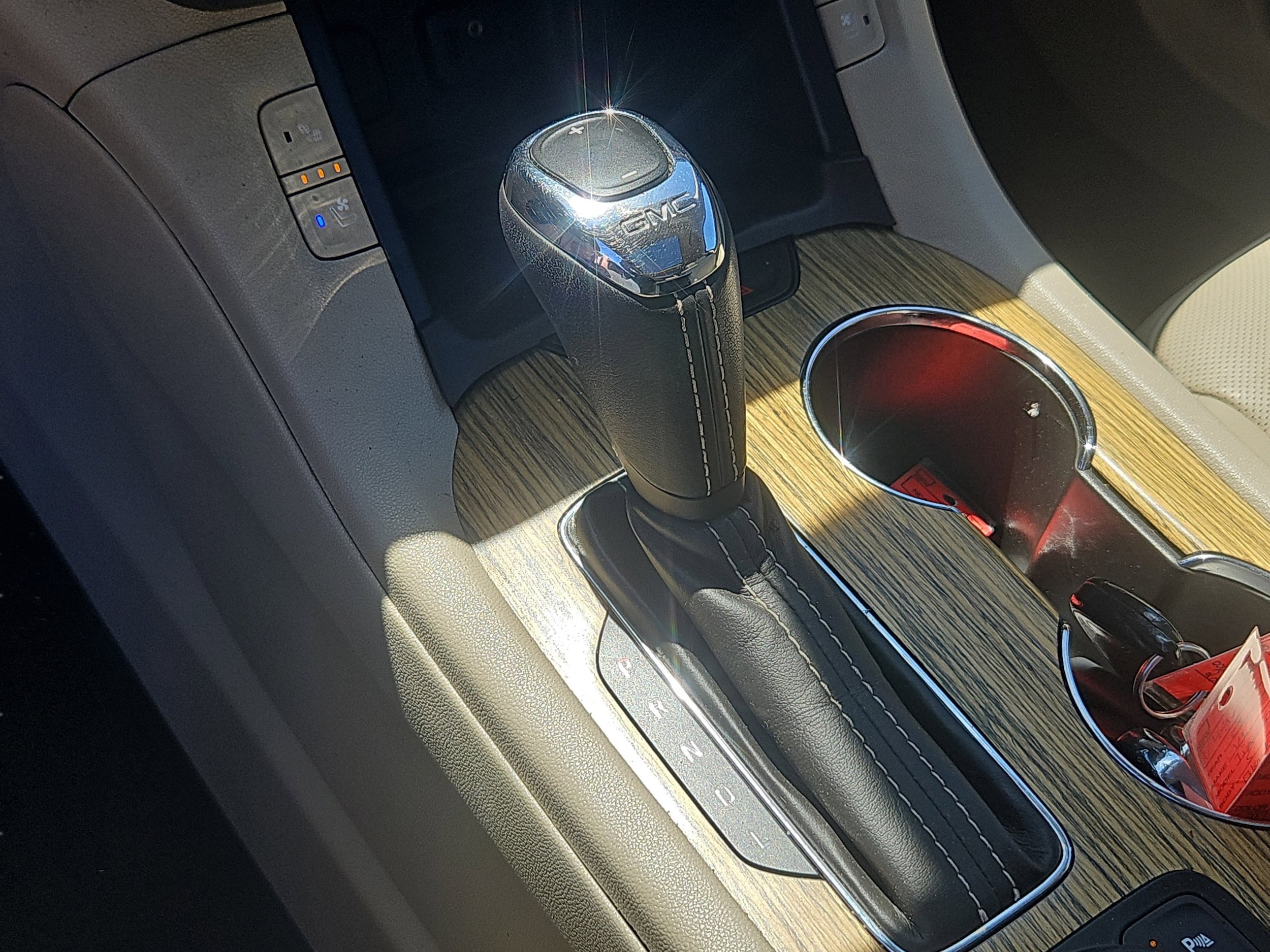 2019 GMC Acadia Denali - Photo 25