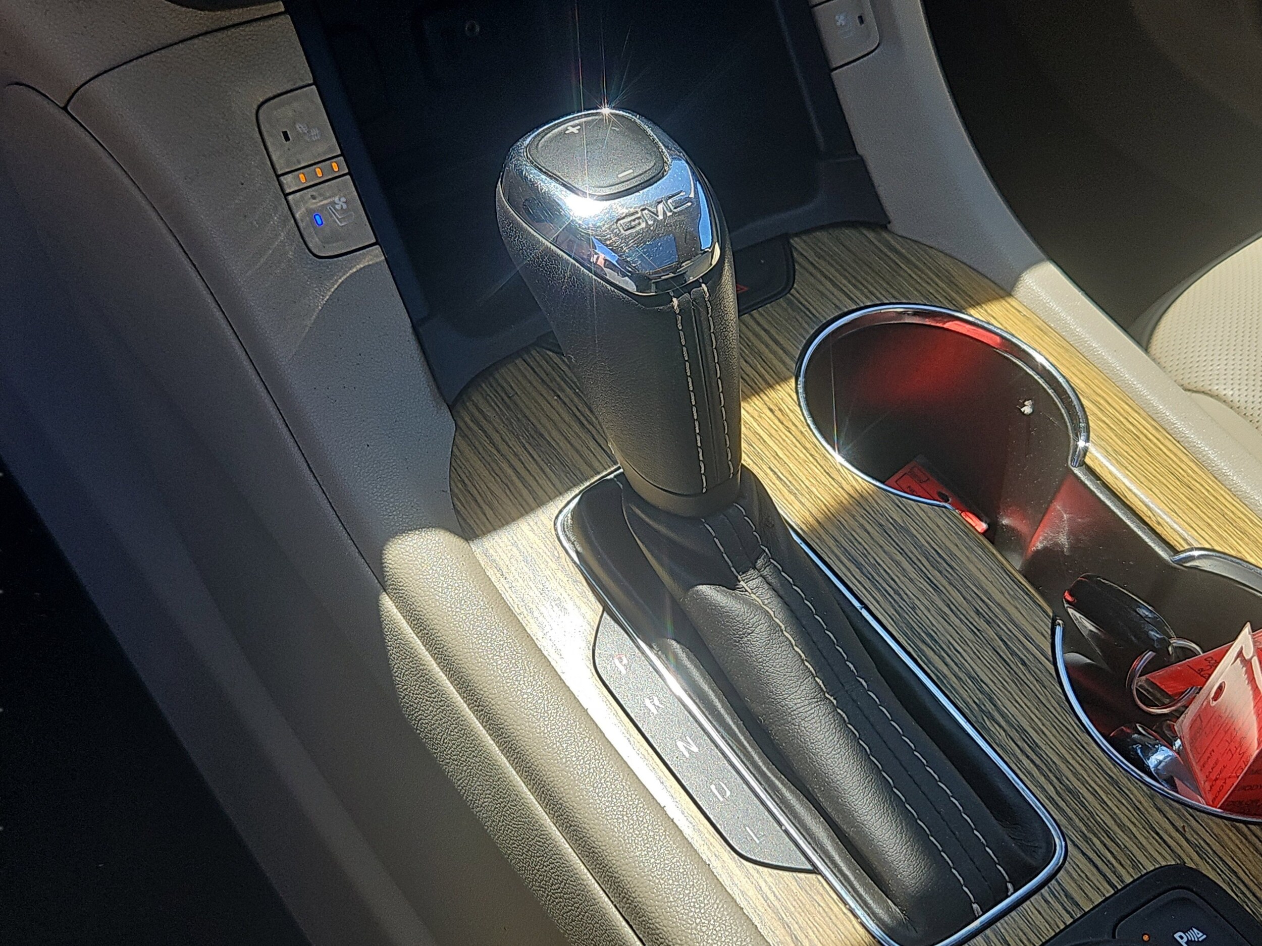 2019 GMC Acadia Denali - Photo 25