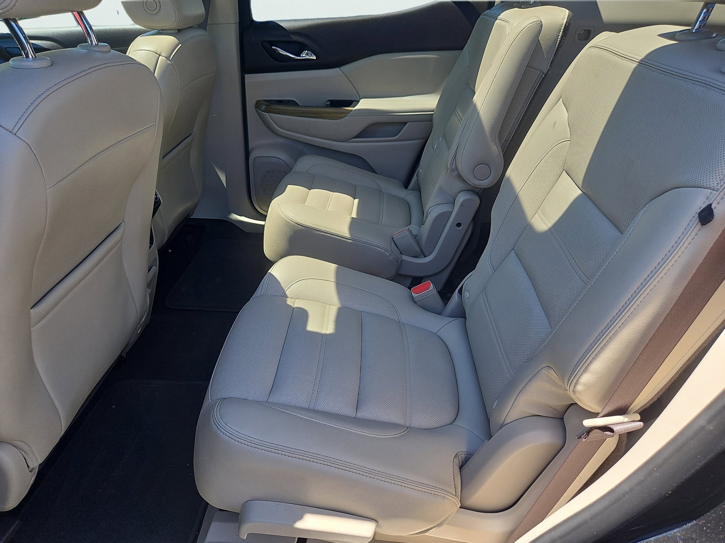 2019 GMC Acadia Denali - Photo 36