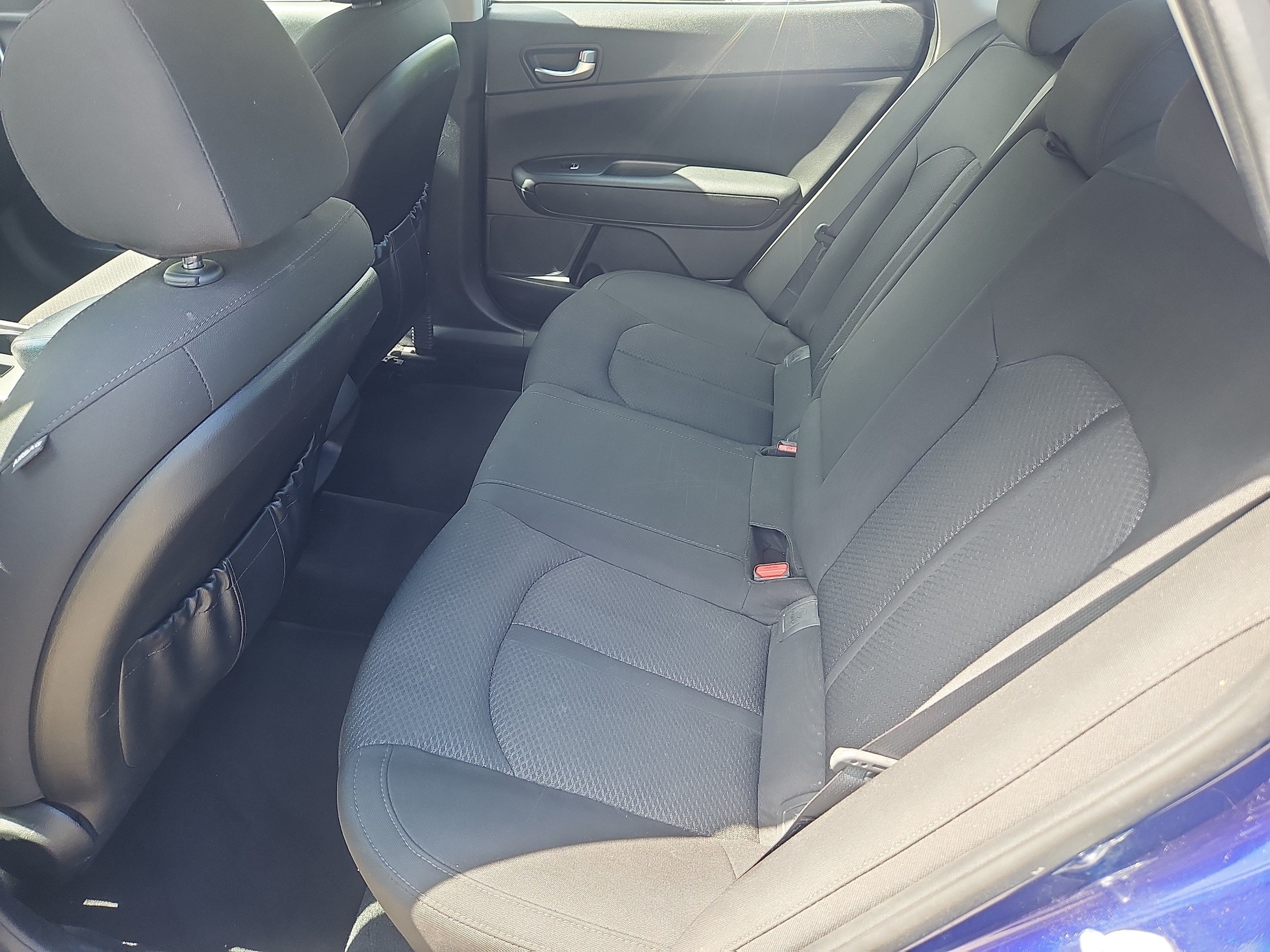 2017 Kia Optima LX - Photo 24