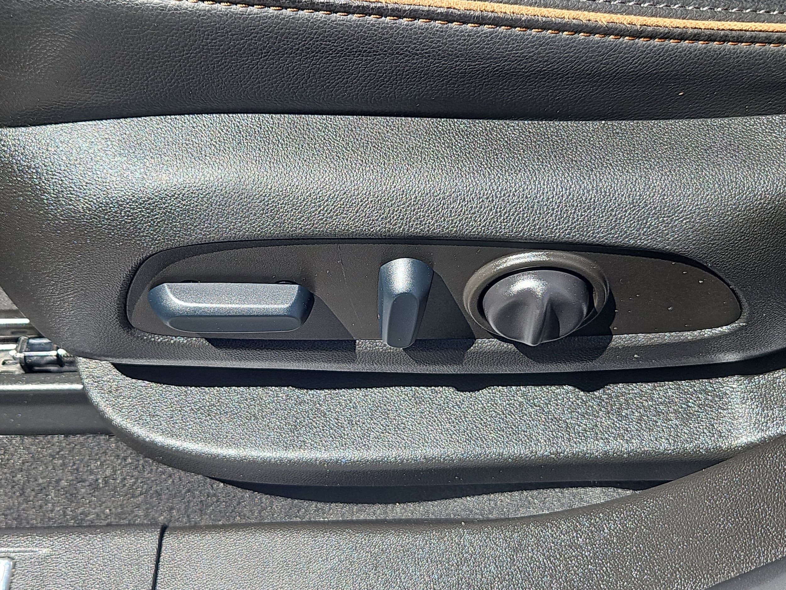 2022 GMC Acadia AT4 - Photo 18