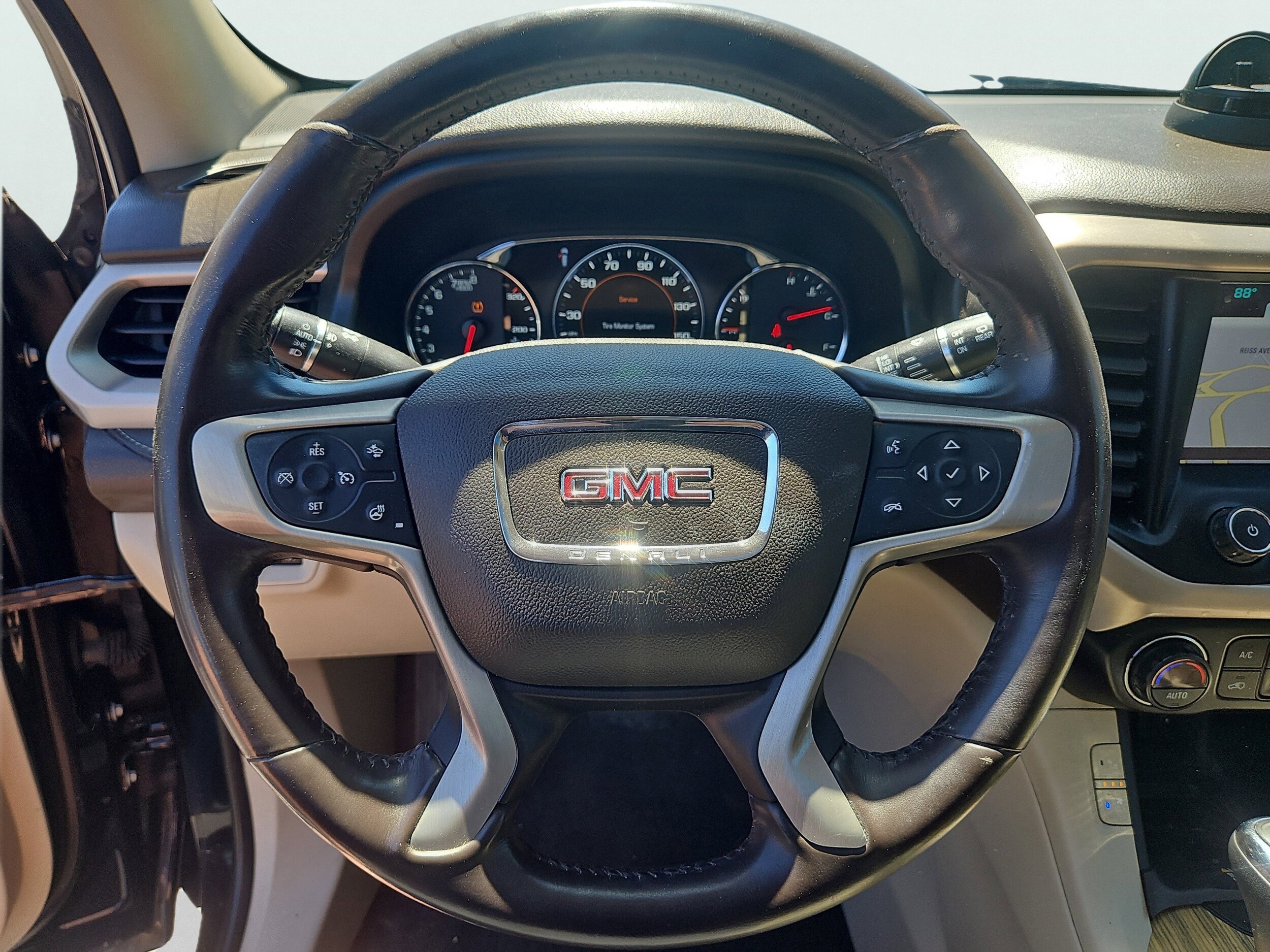 2019 GMC Acadia Denali - Photo 26