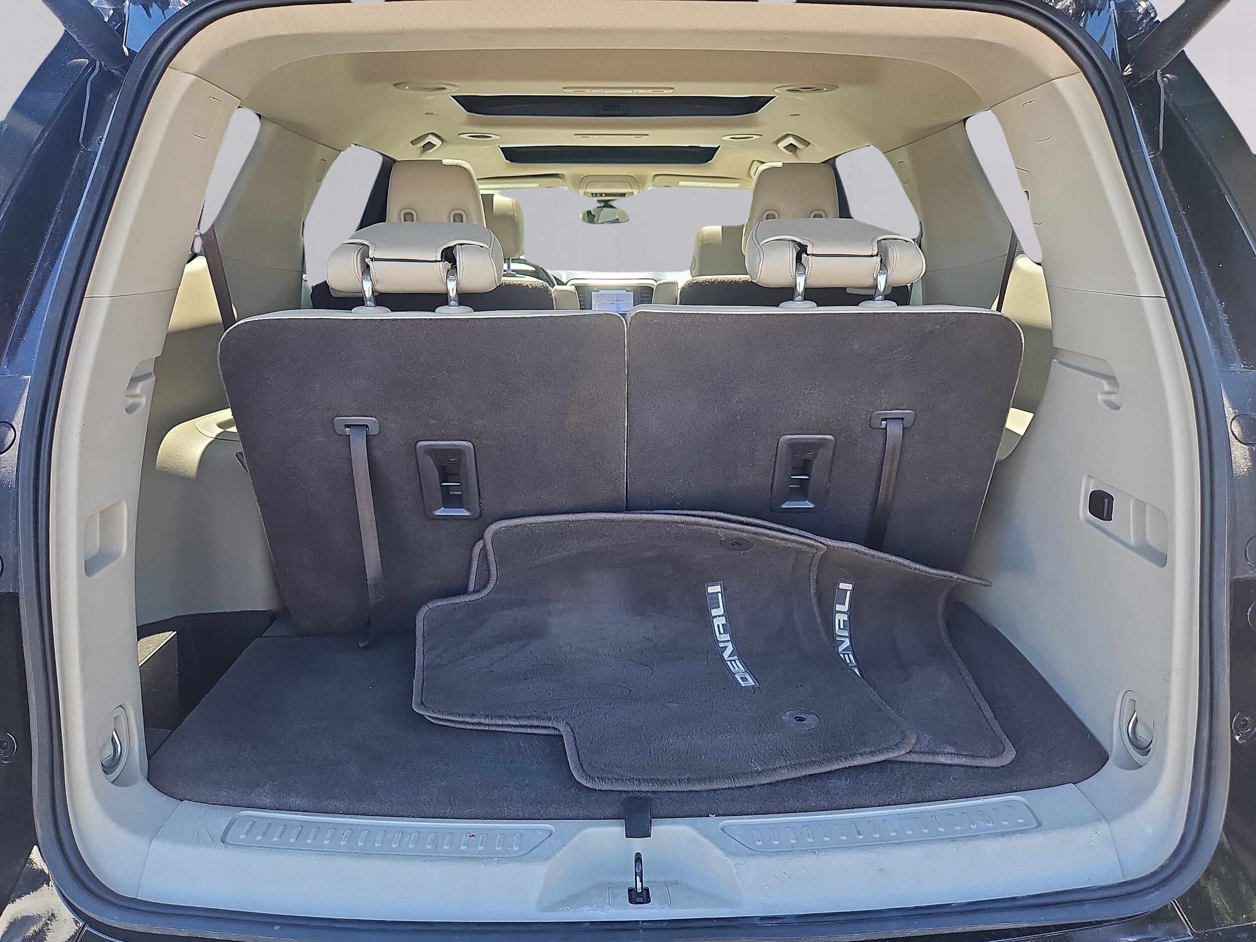 2019 GMC Acadia Denali - Photo 38