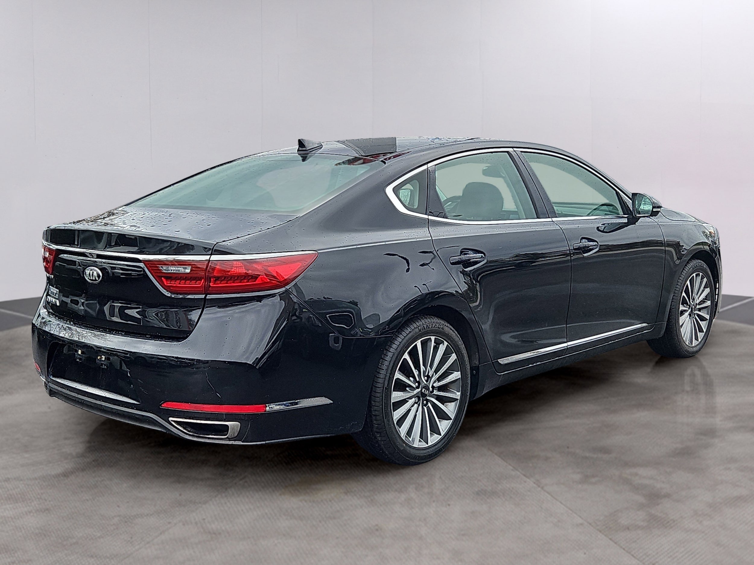 Used 2017 Kia Cadenza Premium with VIN KNALB4J18H5049500 for sale in Lowell, MA