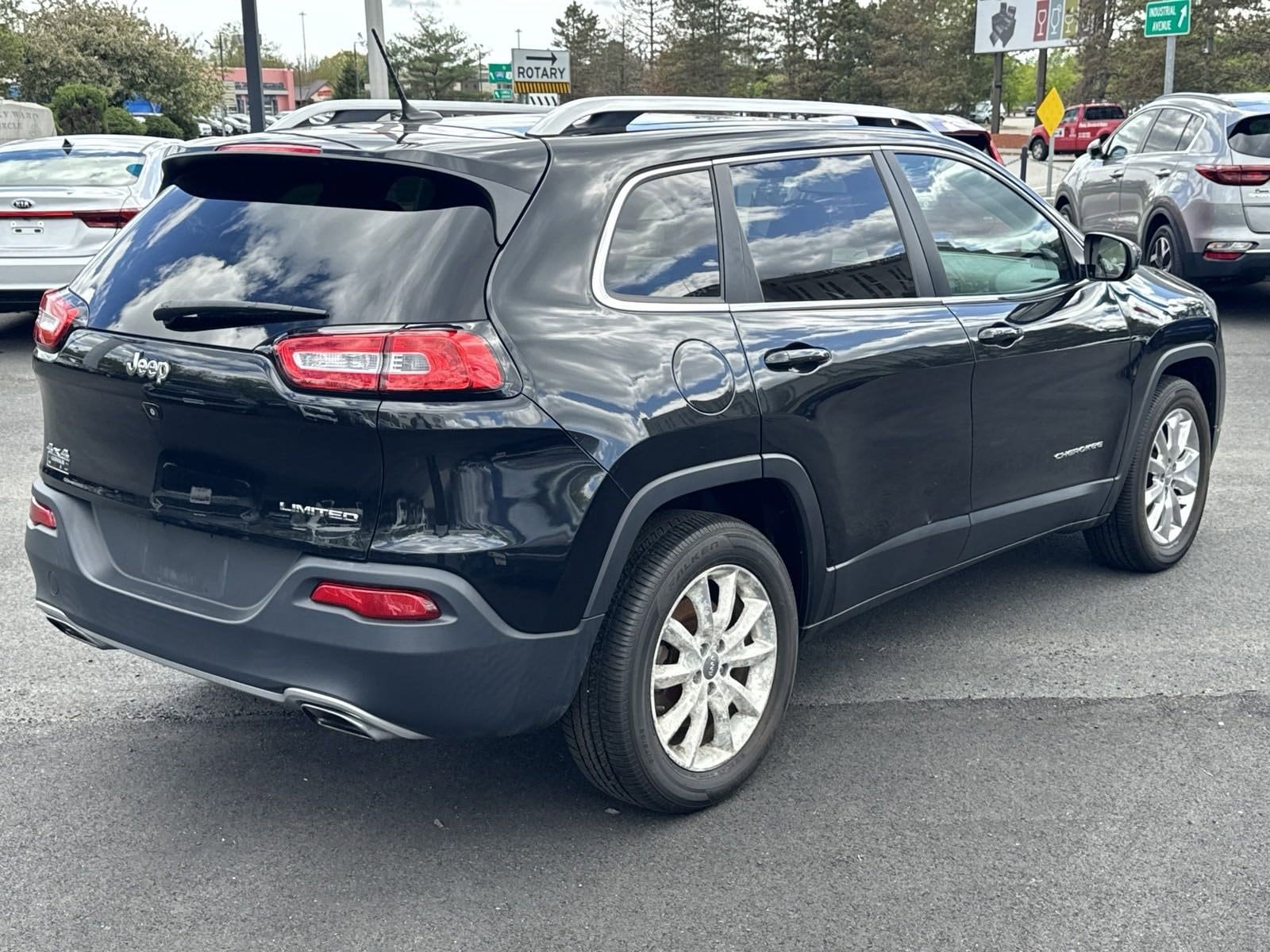 Used 2015 Jeep Cherokee Limited with VIN 1C4PJMDS6FW649984 for sale in Lowell, MA