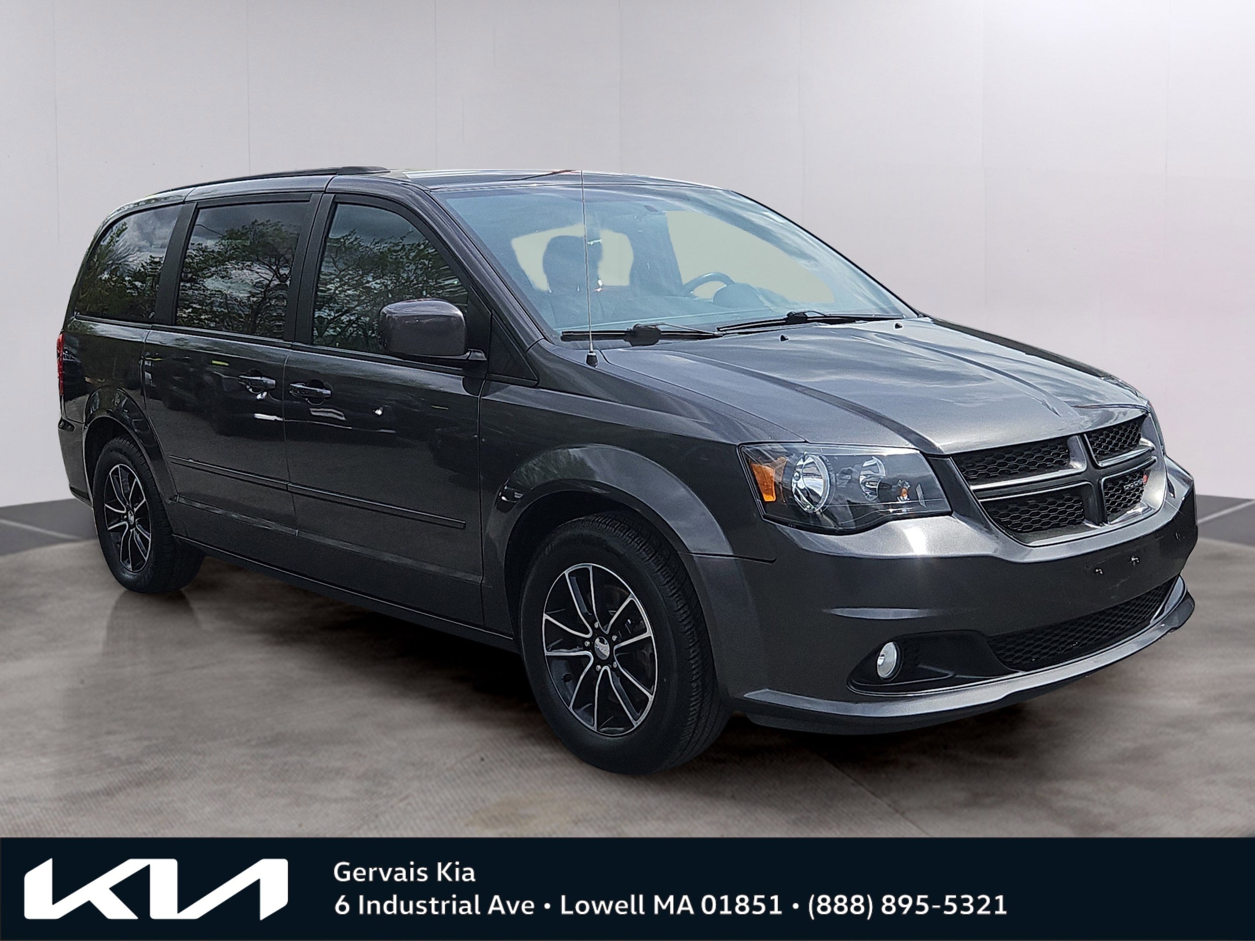 2016 Dodge Grand Caravan R/T's photo