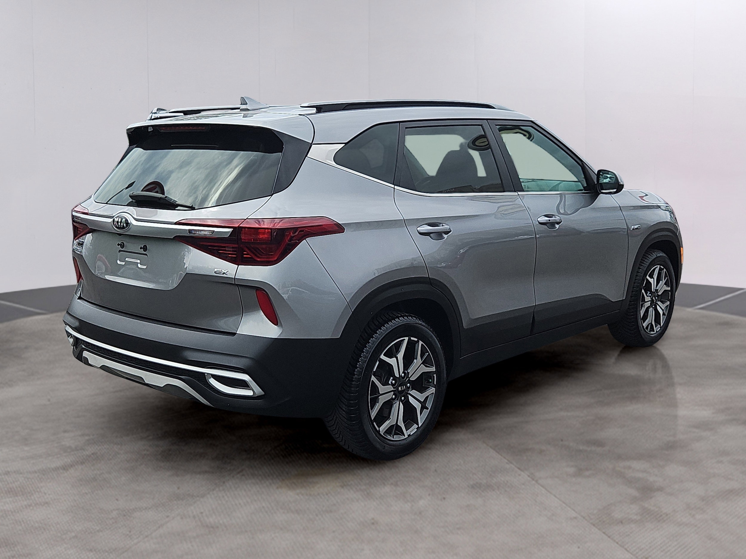 Used 2021 Kia Seltos EX with VIN KNDERCAA9M7174215 for sale in Lowell, MA