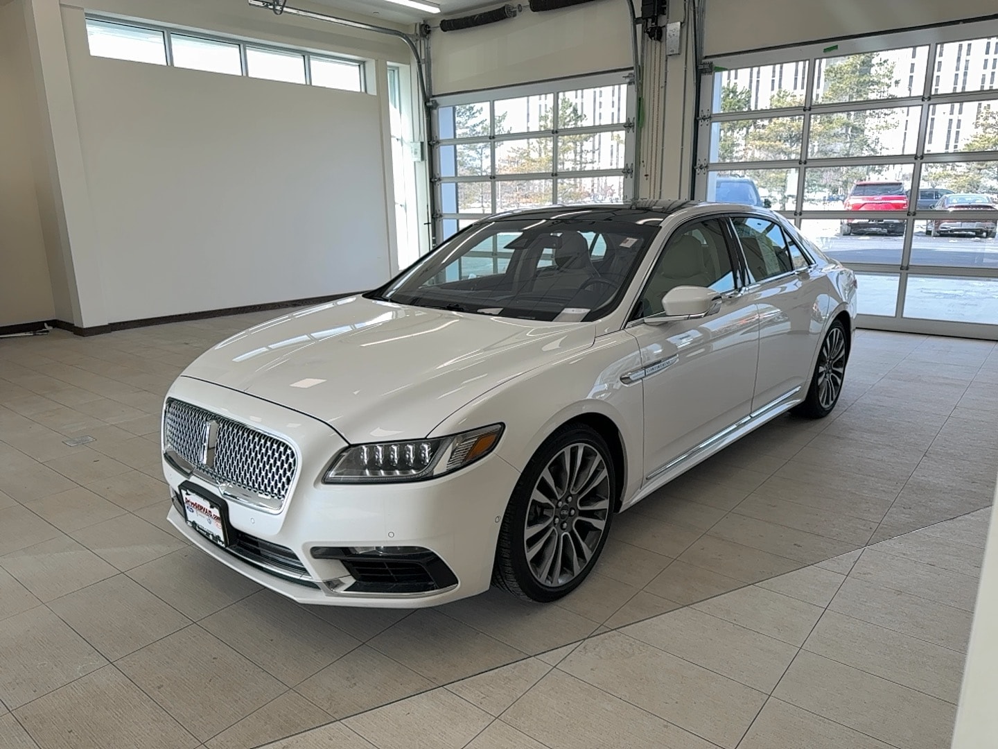 2019 Lincoln Continental Reserve's photo