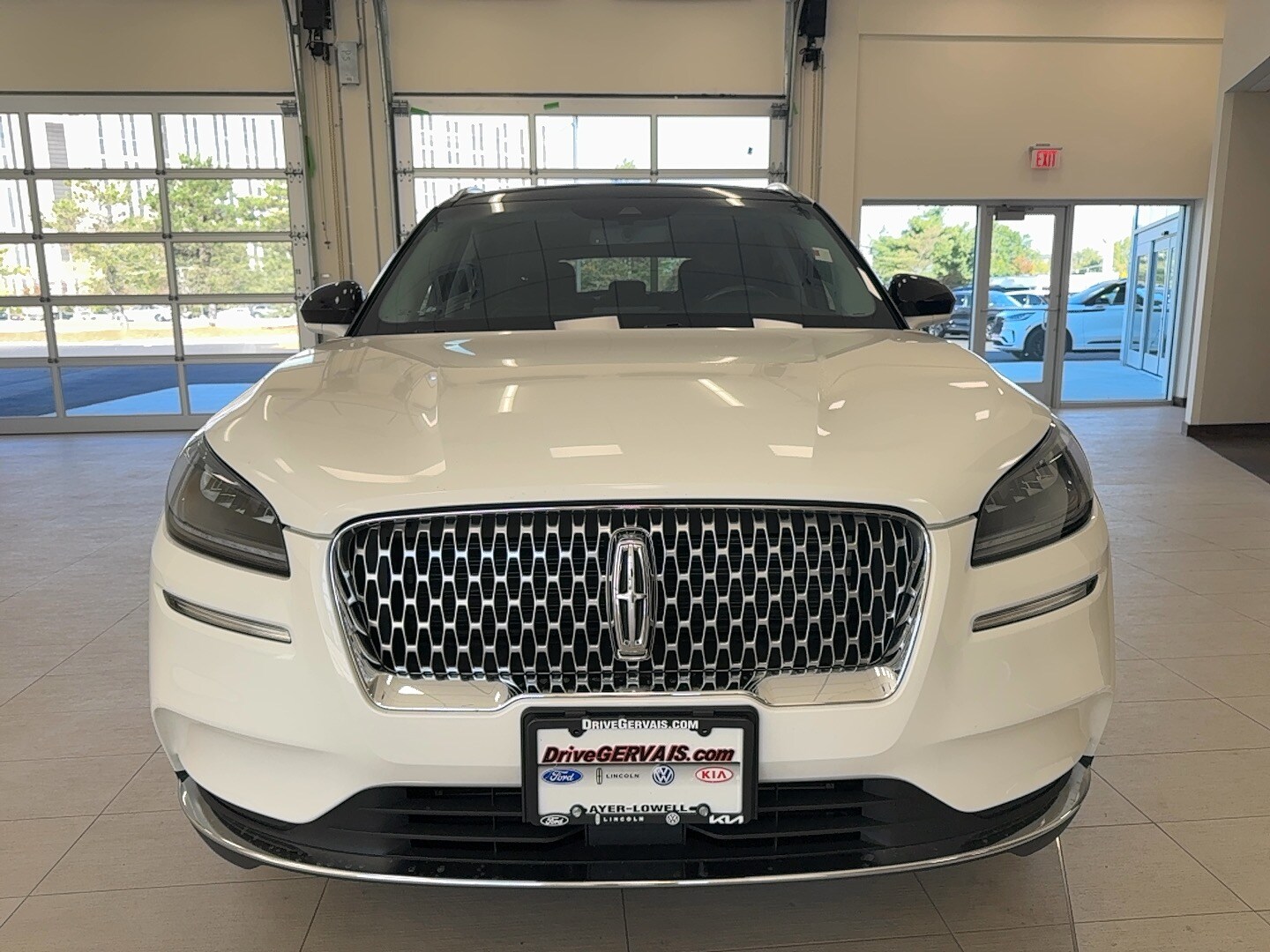 2021 Lincoln Corsair Standard photo 2