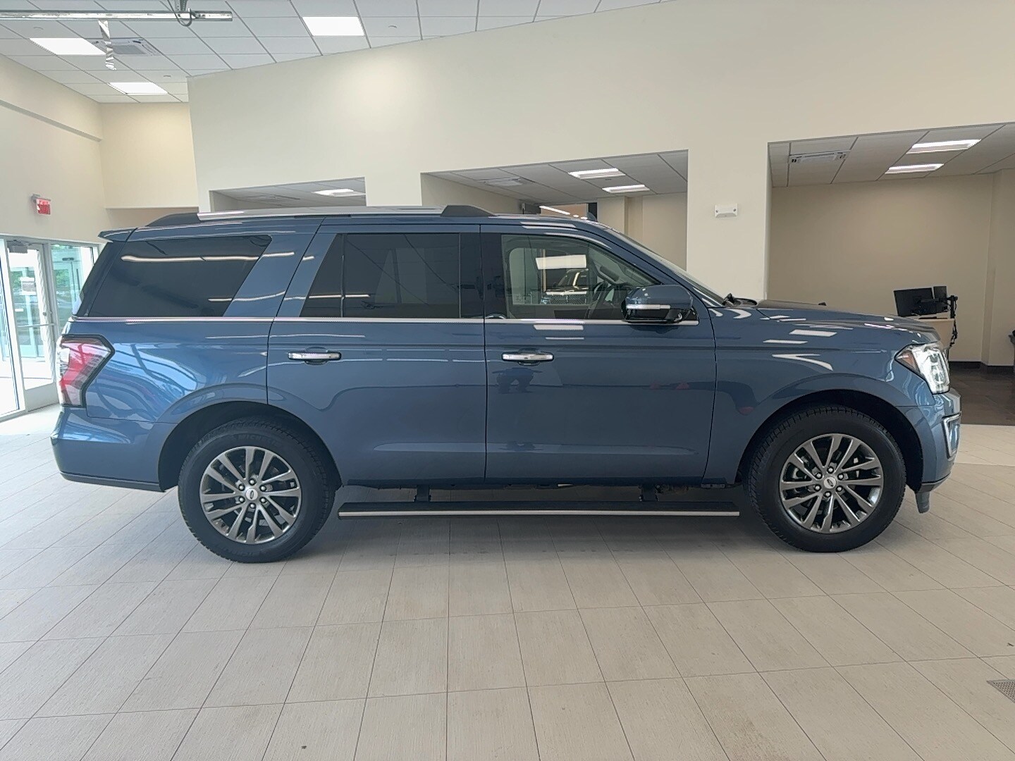 2020 Ford Expedition Limited photo 4