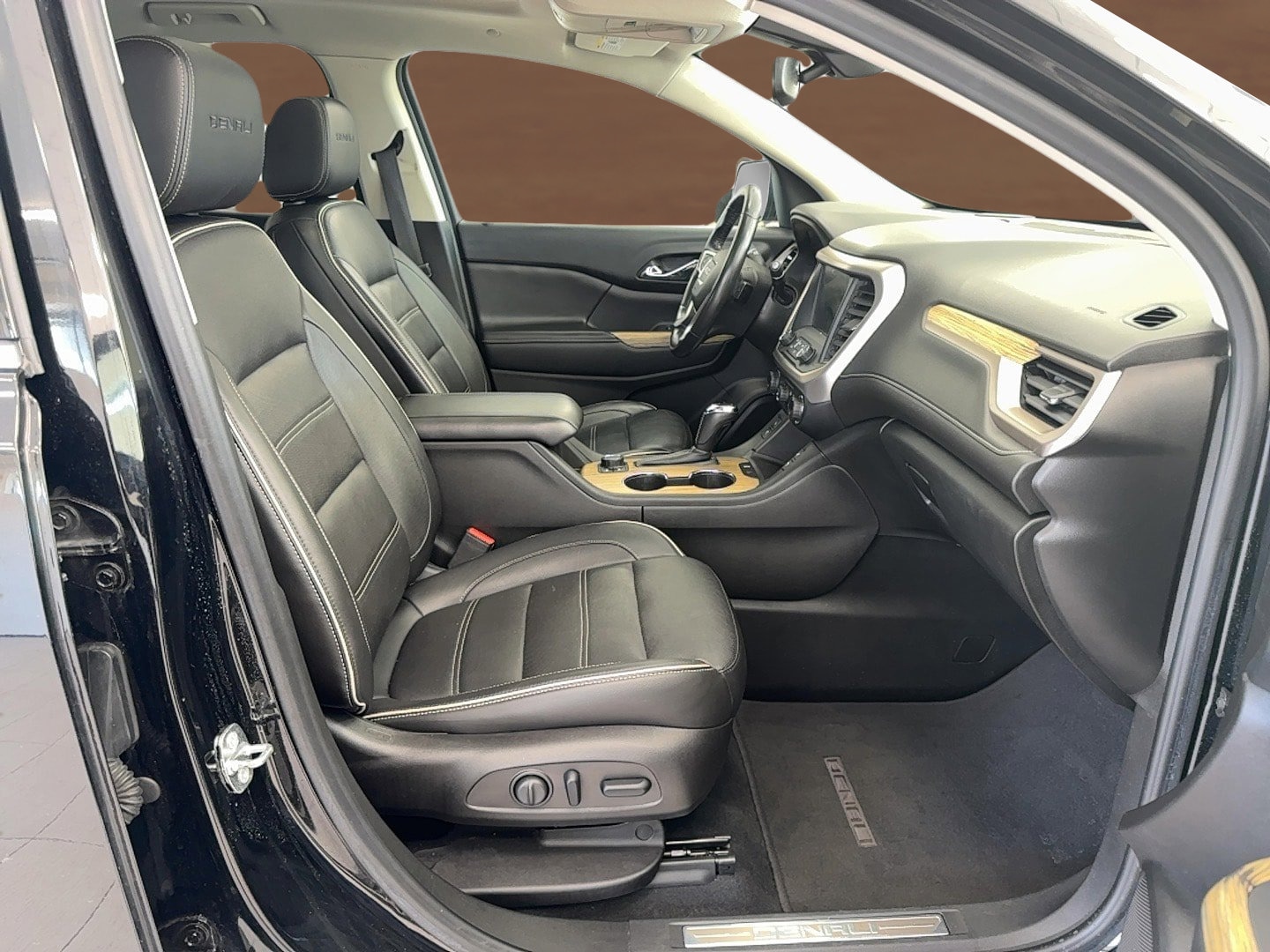 2018 GMC Acadia Denali - Photo 13