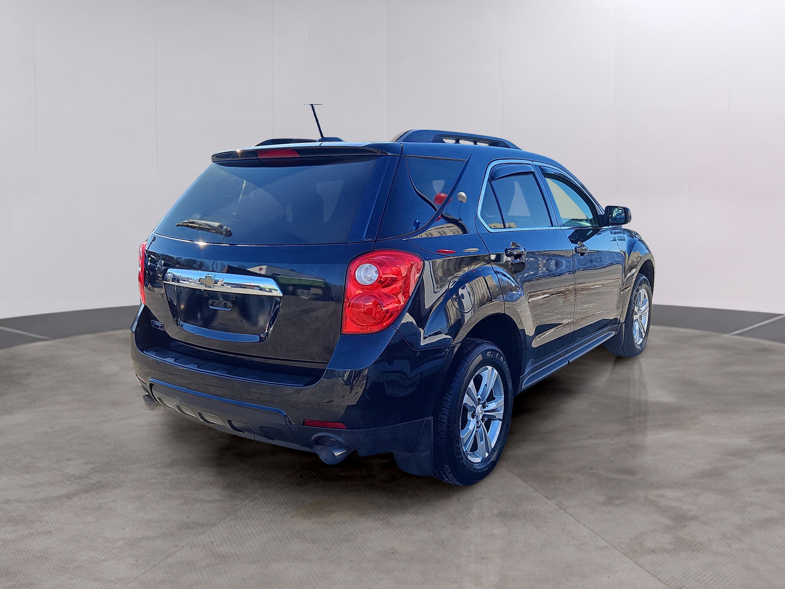 Used 2015 Chevrolet Equinox 1LT with VIN 2GNFLFE35F6217669 for sale in Lowell, MA