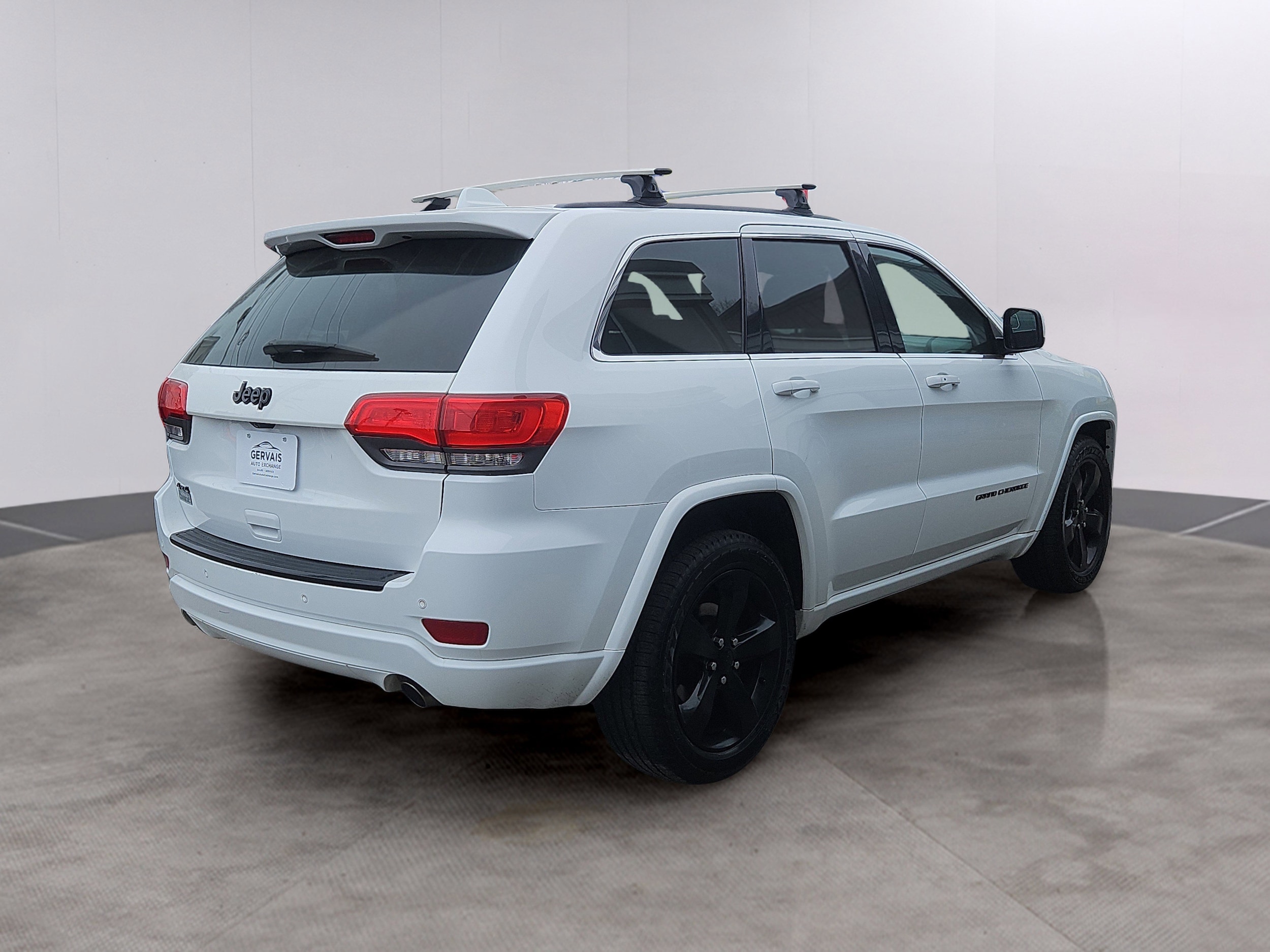 Used 2015 Jeep Grand Cherokee Laredo with VIN 1C4RJFAG9FC720598 for sale in Lowell, MA