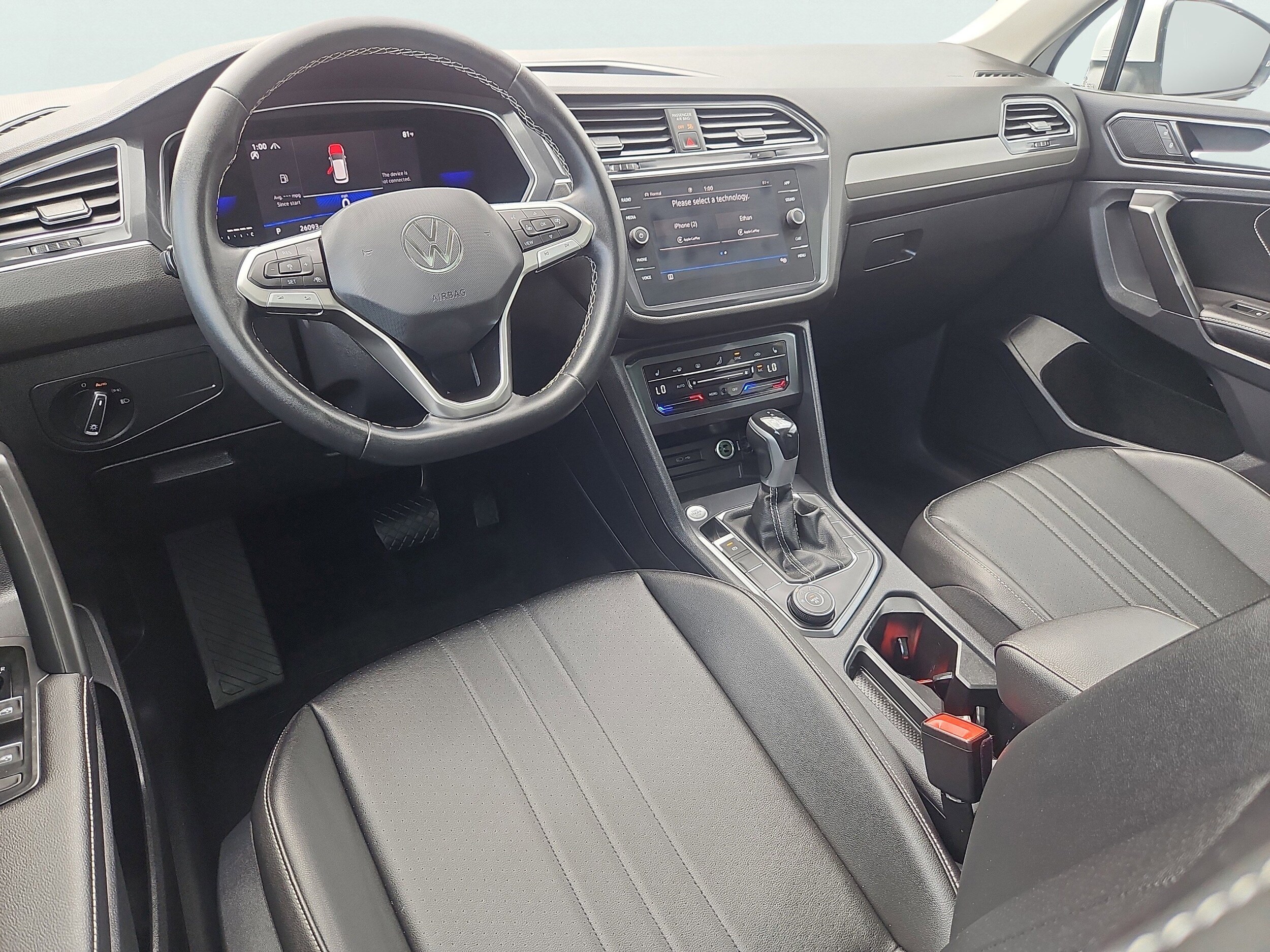 2022 Volkswagen Tiguan SE photo 2