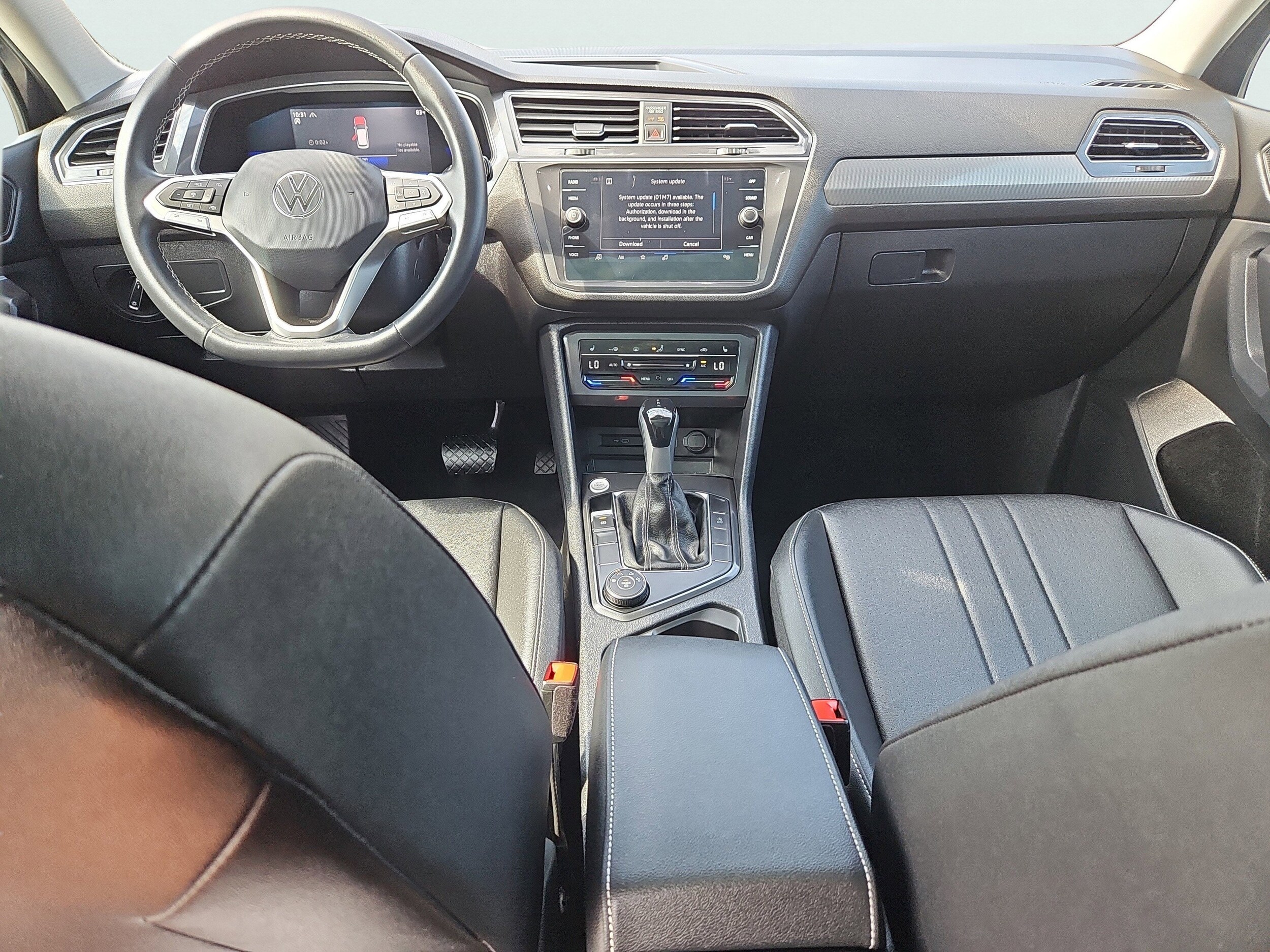2023 Volkswagen Tiguan SE photo 3