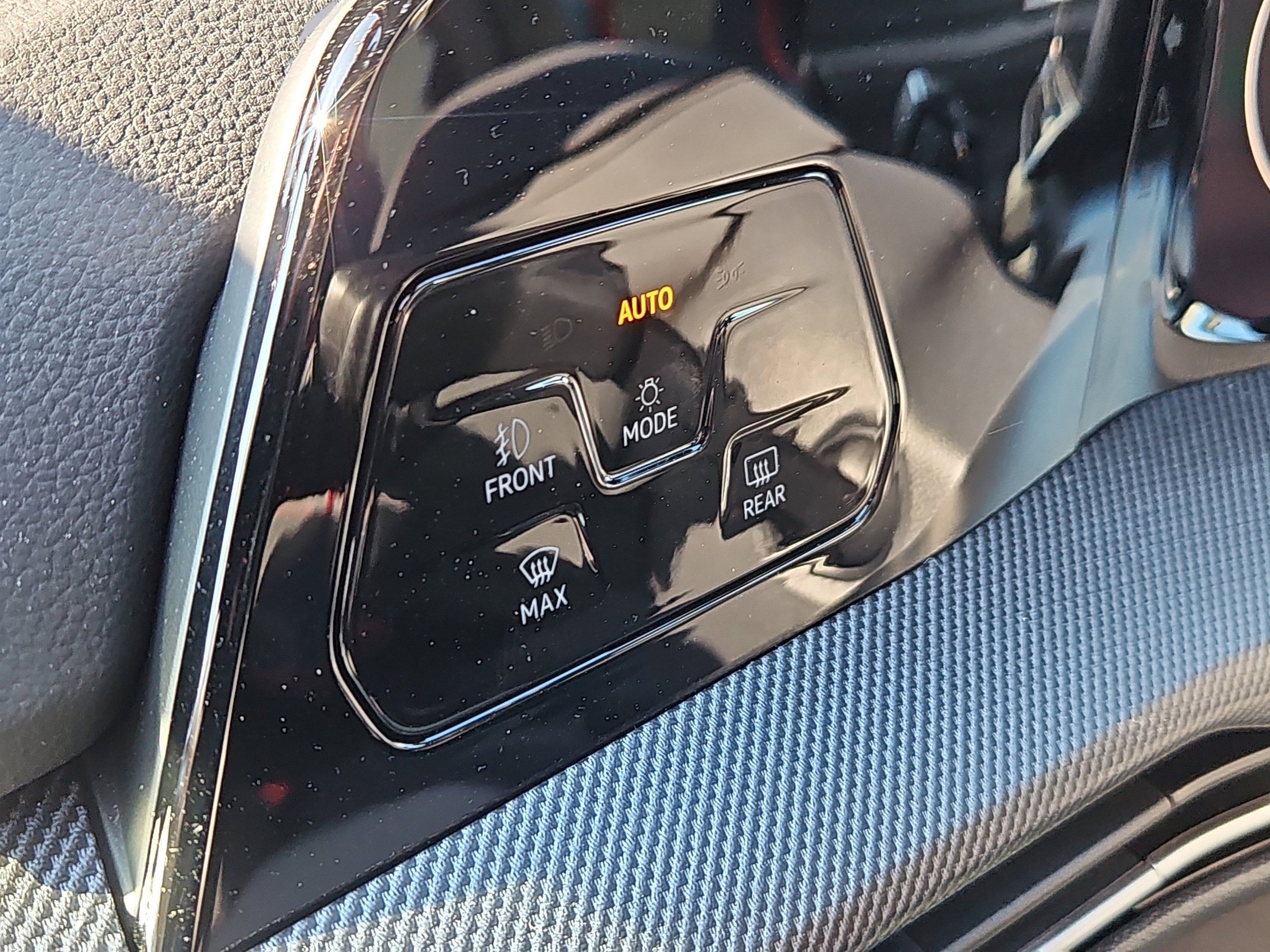 2025 Volkswagen Golf GTI SE - Photo 10